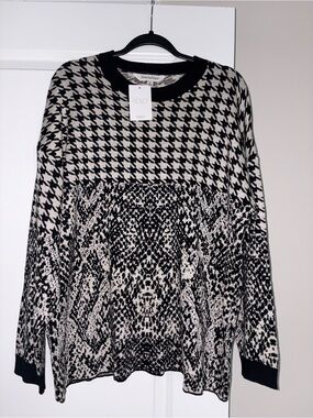 NWT DAVI & DANI Black and White Mixed Pattern Scoop Neck Sweater